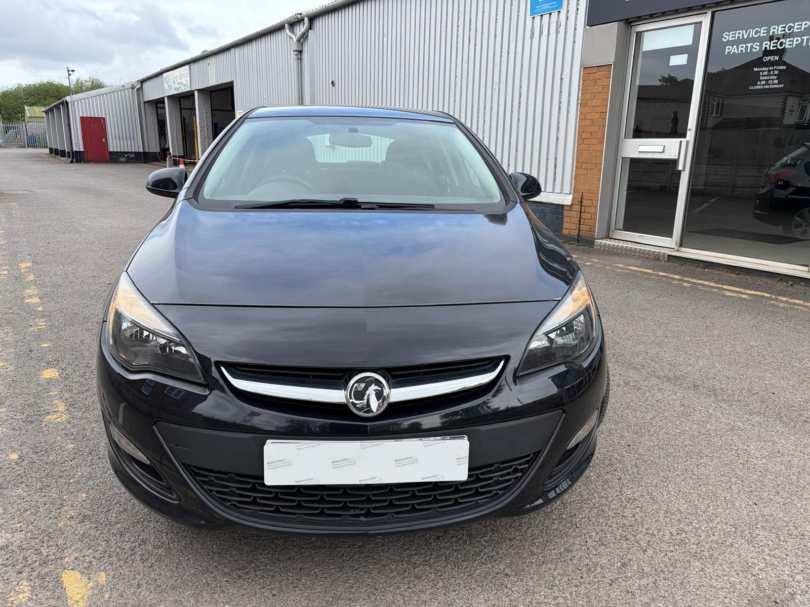 Vauxhall Astra - image 2